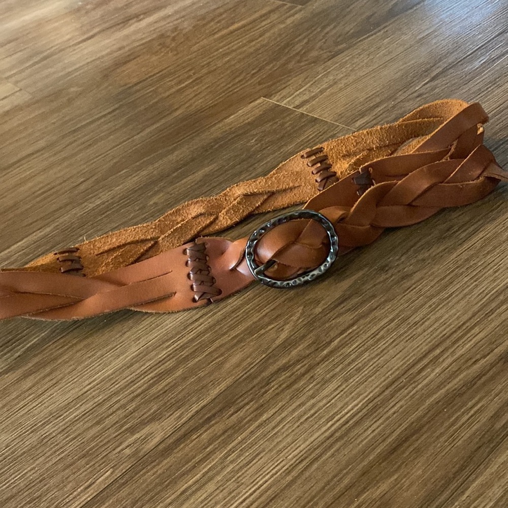 Vintage Womens Braided Brown Tan Leather Belt Small Silver Buckle Boho hippie